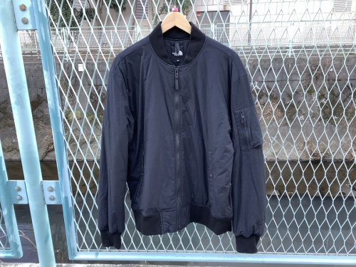 ジャケットのTHE NORTH FACE