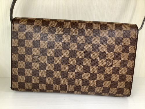 ショルダーバッグのLOUIS VUITTON
