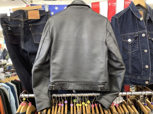 レザージャケットのAVIAKIT