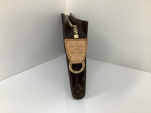 モノグラムのLOUIS VUITTON