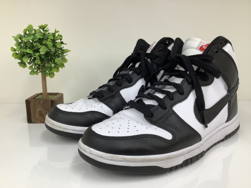 靴のスニーカー