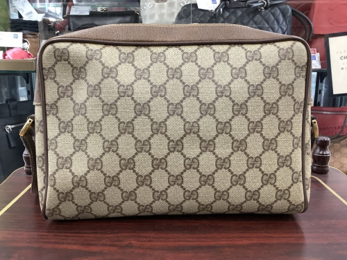 バッグのショルダーバッグ