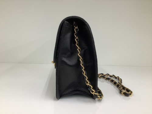チェーンショルダーバッグのCHANEL（シャネル）