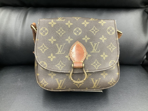 ルイヴィトンのLOUIS VUITTON