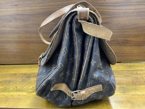 バッグのショルダーバッグ