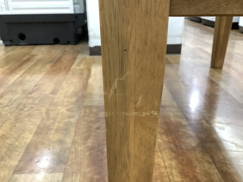 中古家具の木製ローテーブル