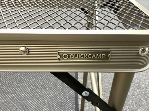キャンプ用品のQUICKCAMP