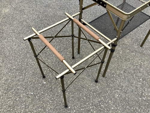 QUICKCAMPのテーブル