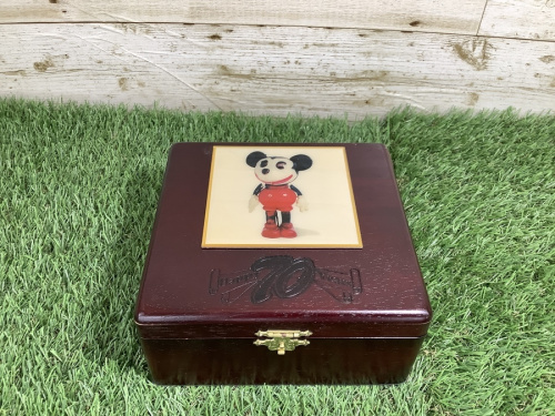腕時計＆セルロイド人形のミッキー生誕70周年記念品