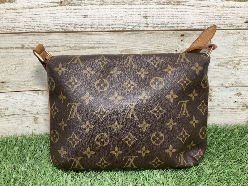 バッグのショルダーバッグ