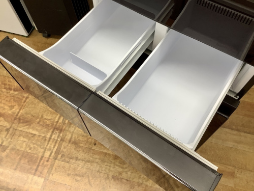 4ドア冷蔵庫のSHARP（シャープ）