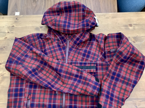 ジャケットのマウンテンパーカー