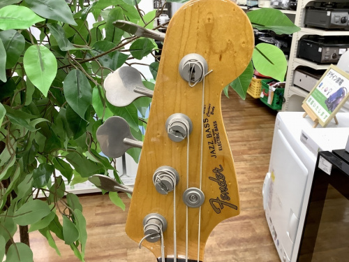 ジャズベースのFENDER