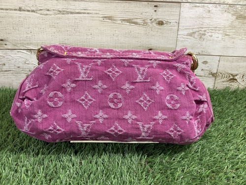 ショルダーバッグのLOUIS VUITTON