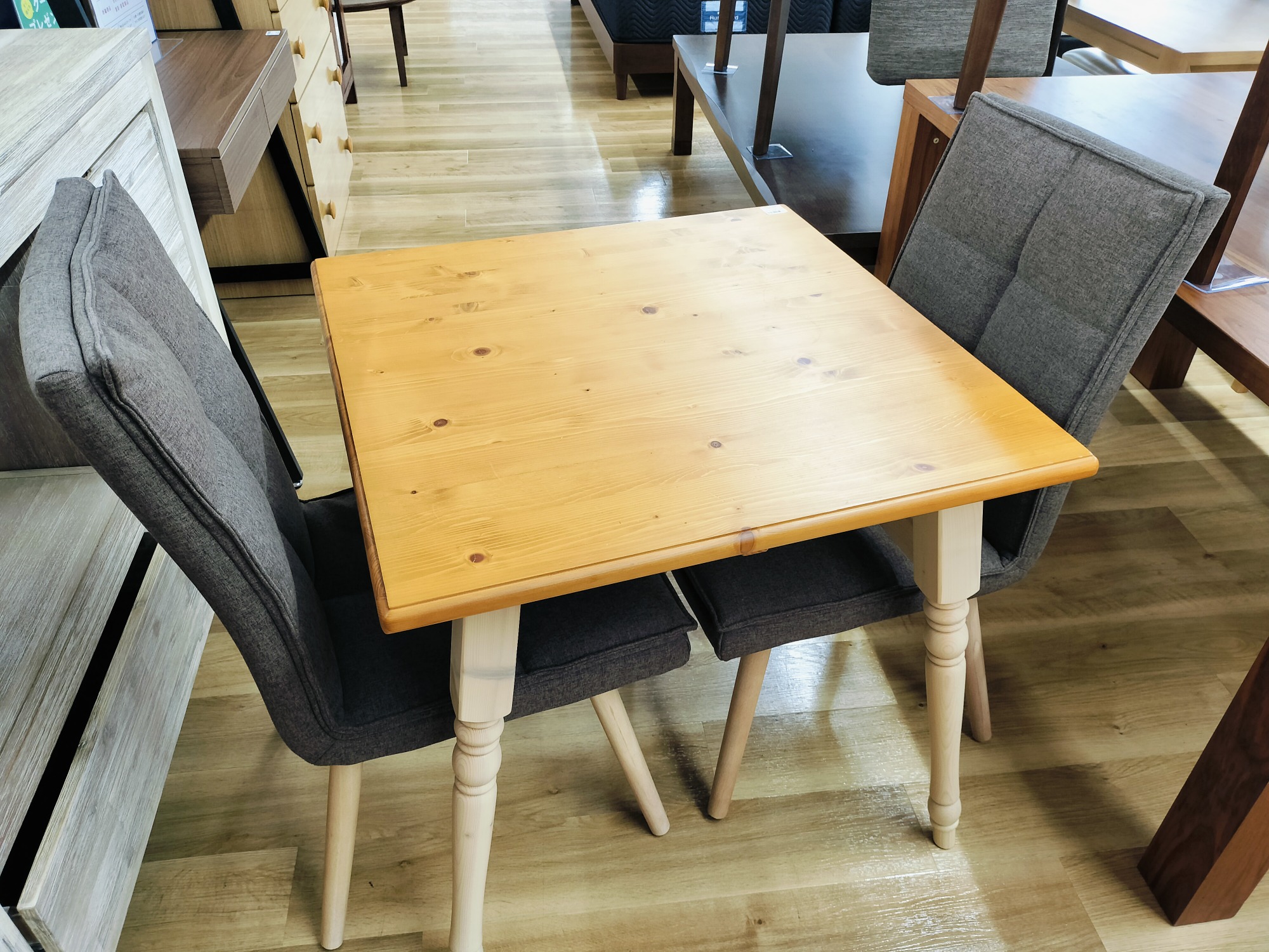 マナベインテリアハーツ ダイニングテーブル【トレファク 川越店】 マナベインテリアハーツ】ダイニングテーブルが入荷しました！！｜2023