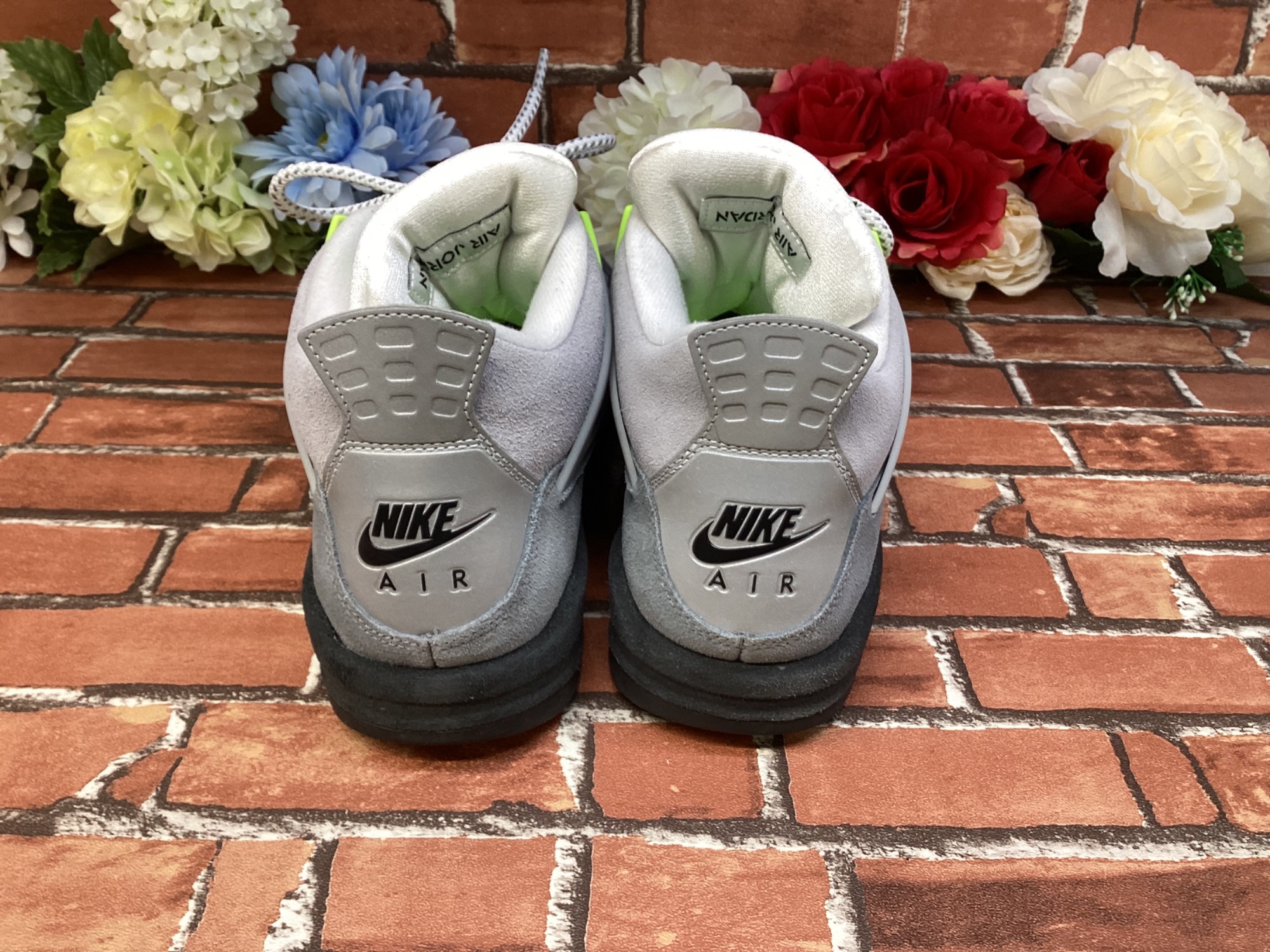 ハイカットスニーカー AIR JORDAN4 RETRO SEを入荷いたしました