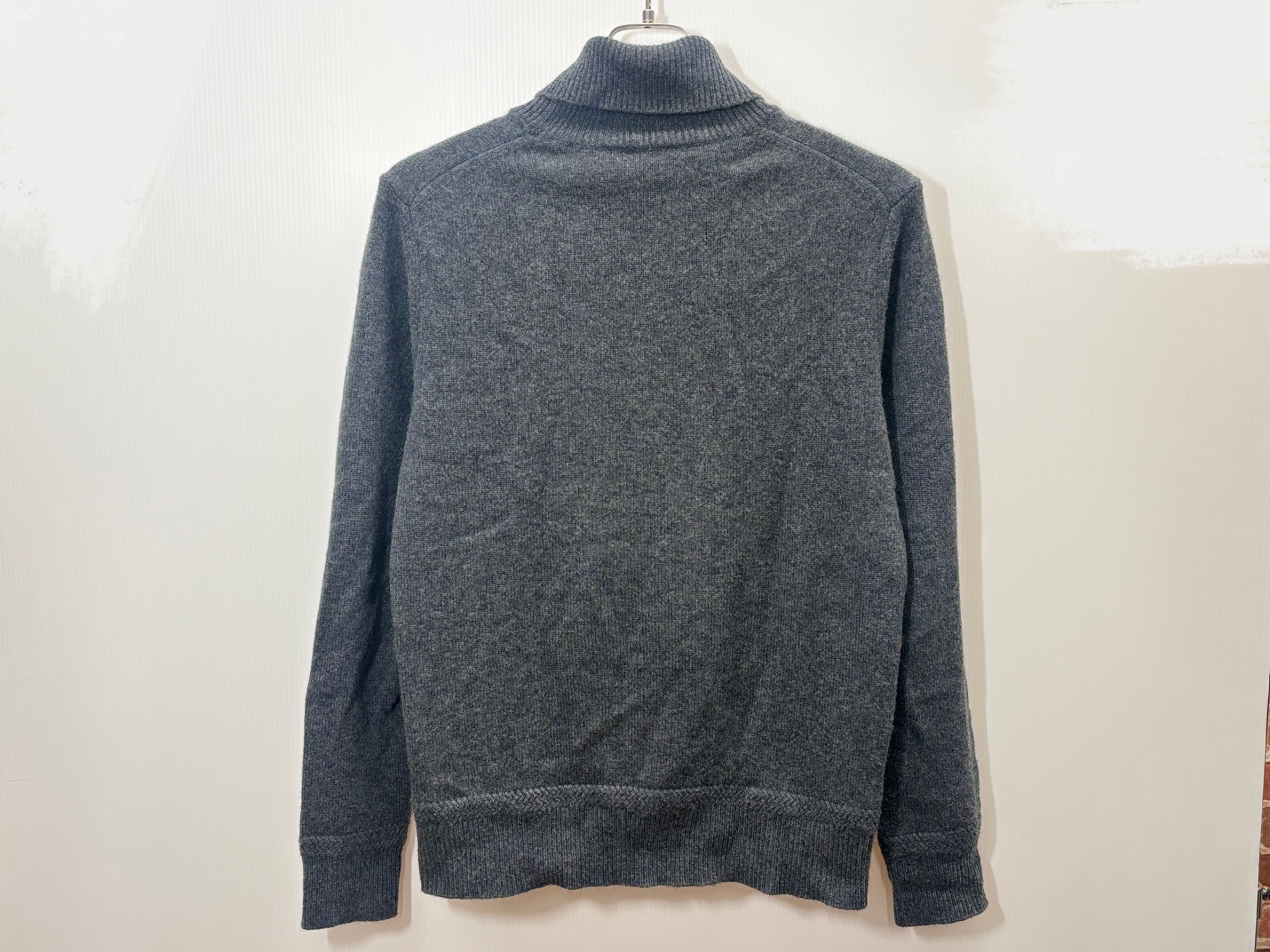 BURBERRY/バーバリー、ニットポンチョ、タートルネック、ロゴボタン、F BURBERRY タートルネック ニットポンチョ FB382 グレー - メルカリ
