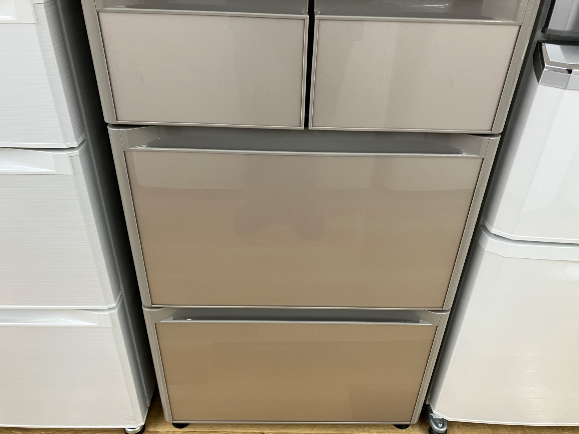 HITACHI（ヒタチ）5ドア冷蔵庫 R-S40R 2022年製を入荷しました