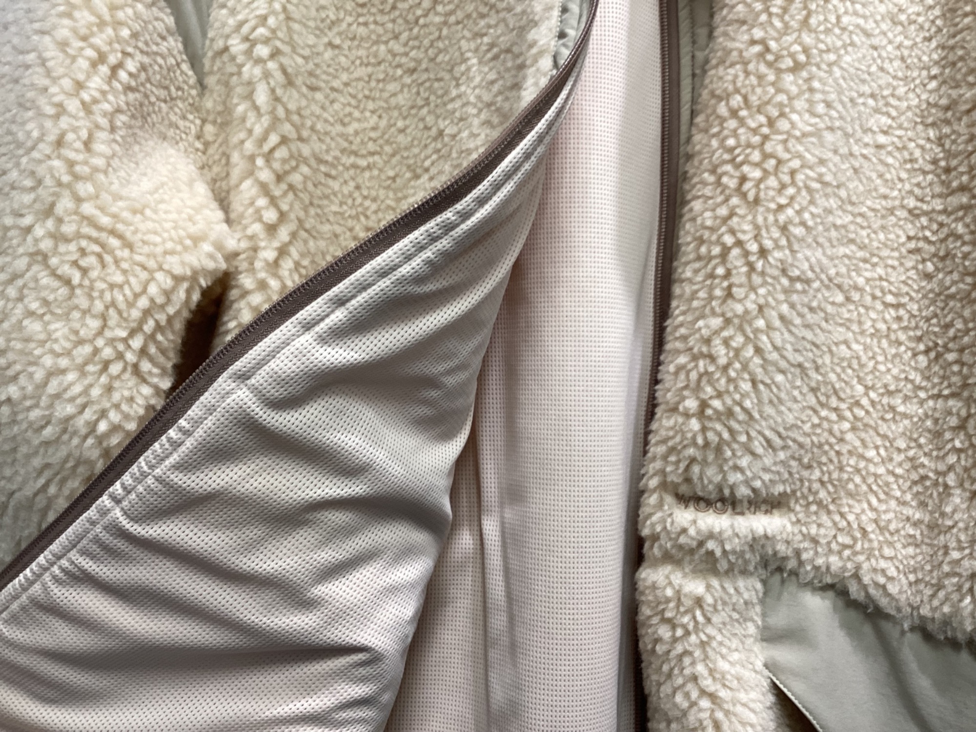 WOOLRICH(ウールリッチ)のパイルフリースジャケットを紹介します