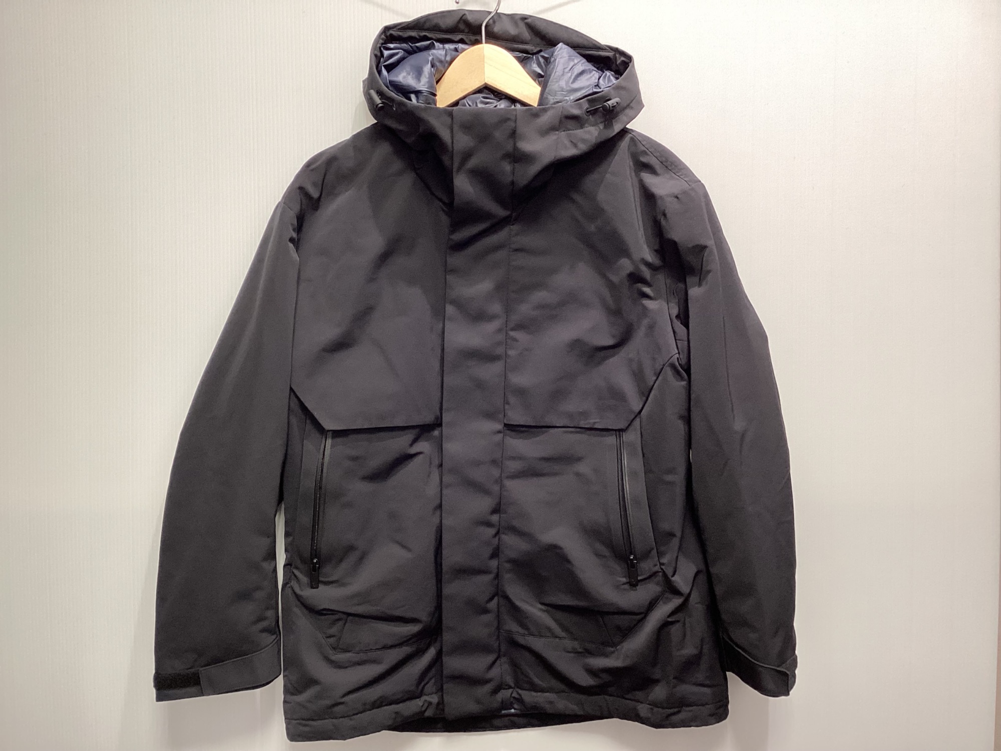UNIQLO +Jのハイブリッドダウンオーバーサイズパーカを入荷しました