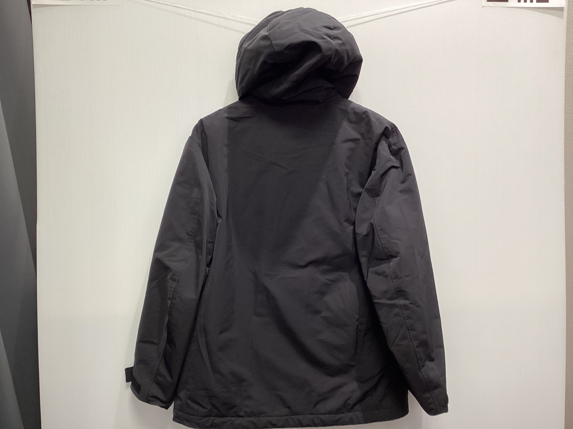 UNIQLO +Jのハイブリッドダウンオーバーサイズパーカを入荷しました