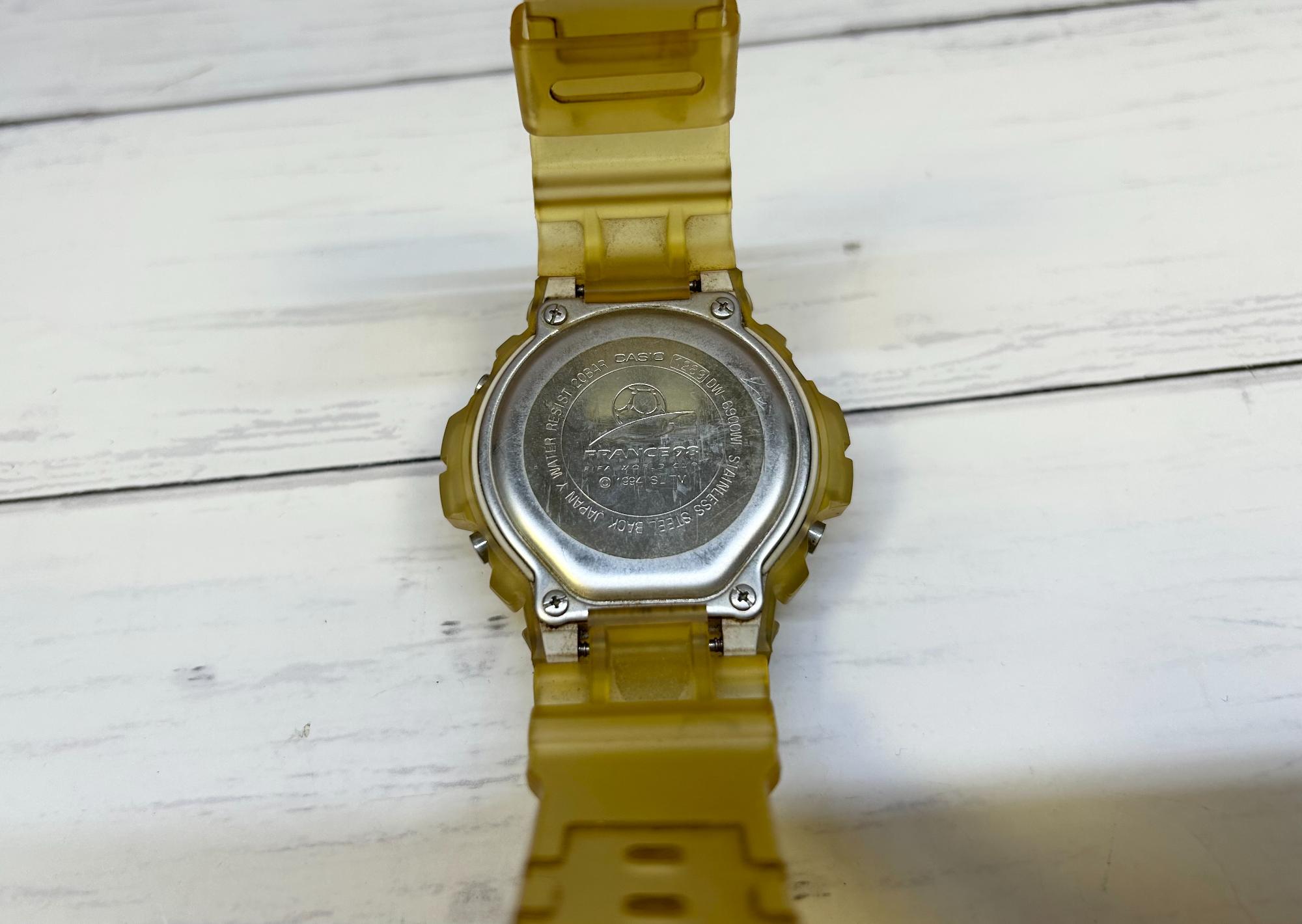 本日はG-SHOCK ”FIFAワールドカップ 1998 フランス大会記念モデル” を