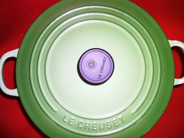 LE CREUSET（ルクルーゼ） ココットロンド22cm 限定色ローズマリーの未使用品が入荷致しました。 [2011.11.08発行