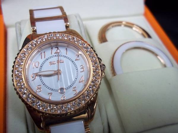 Folli Follie (フォリフォリ)のベゼル着せ替えウォッチを入荷
