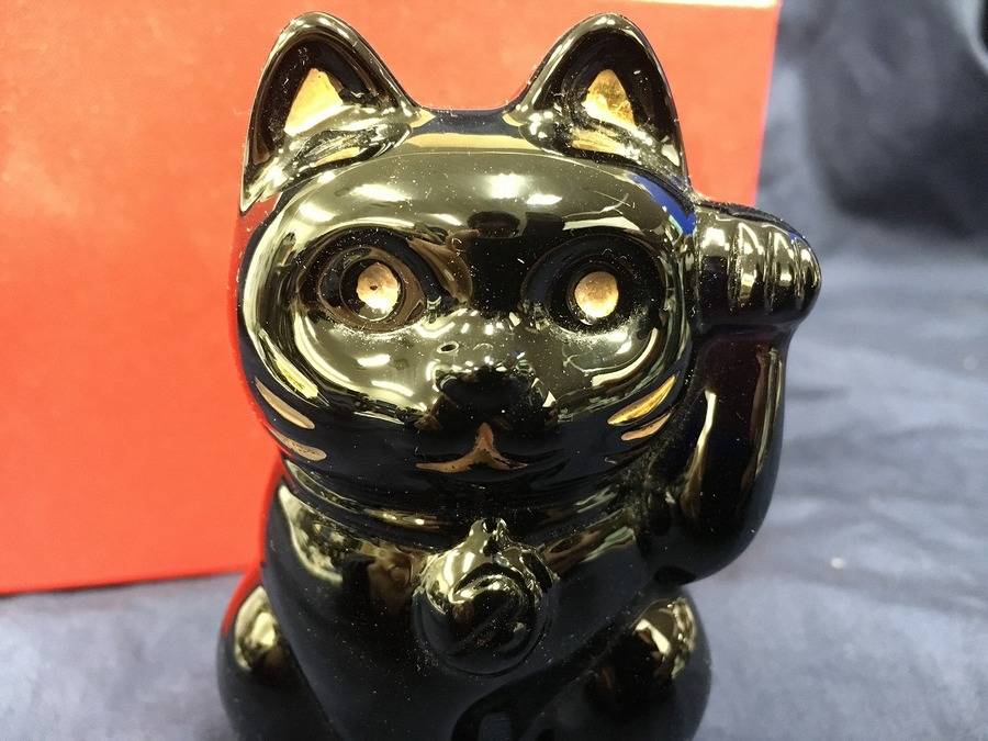 幸福のオブジェ♪Baccarat（バカラ）招き猫ミッドナイトを買取入荷