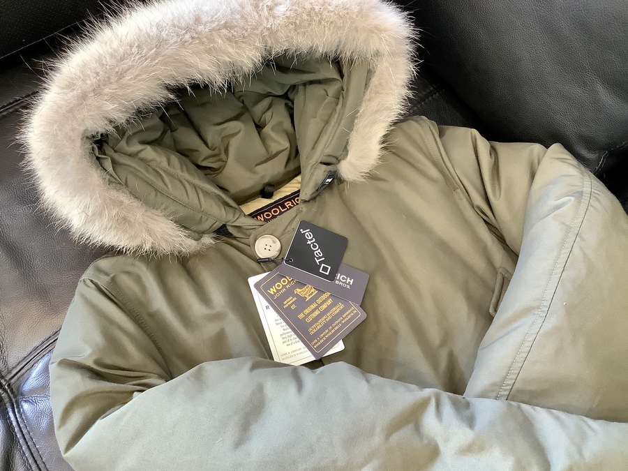 2月に購入。新品未使用。WOOLRICH ウールリッチ ダウンジャケット WOOLRICH ウールリッチ ダウンジャケット ロゴパーカ LOGO PARKA