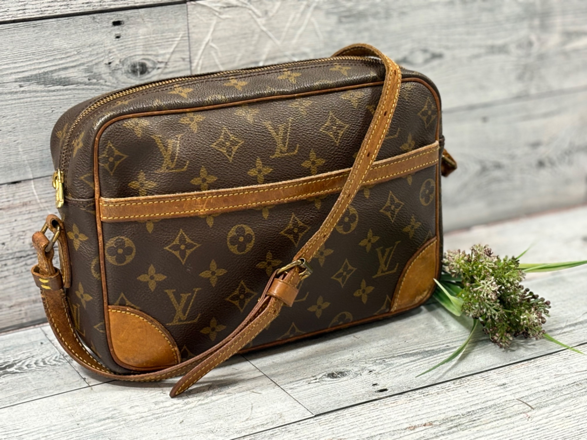 Louis Vuittonルイヴィトン　モノグラム ショルダーバッグ　トロカレド LOUIS VUITTON（ルイ・ヴィトン）のモノグラムショルダーバッグ