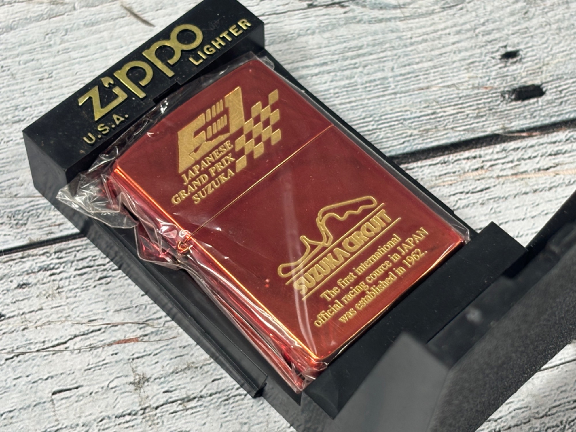 鈴鹿サーキット F1 GRAND PRIX 1999年製のZIPPO が入荷いたし