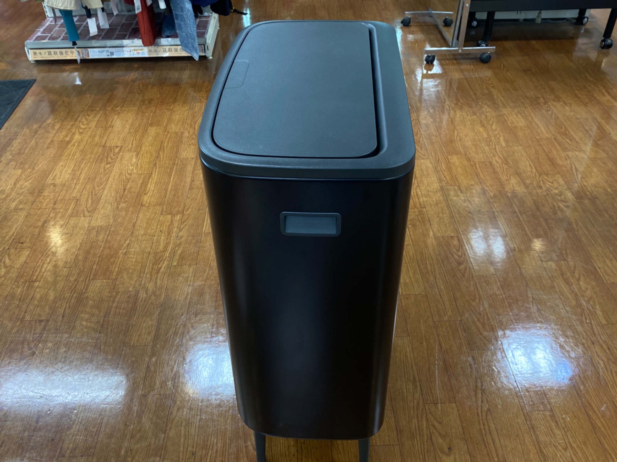 brabantia(ブランバンシア)のダストボックス が入荷いたしました