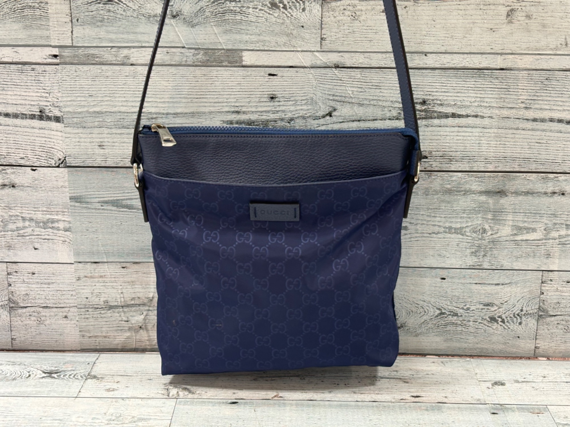 GUCCIのナイロンショルダーバッグ 510342 が入荷いたしました