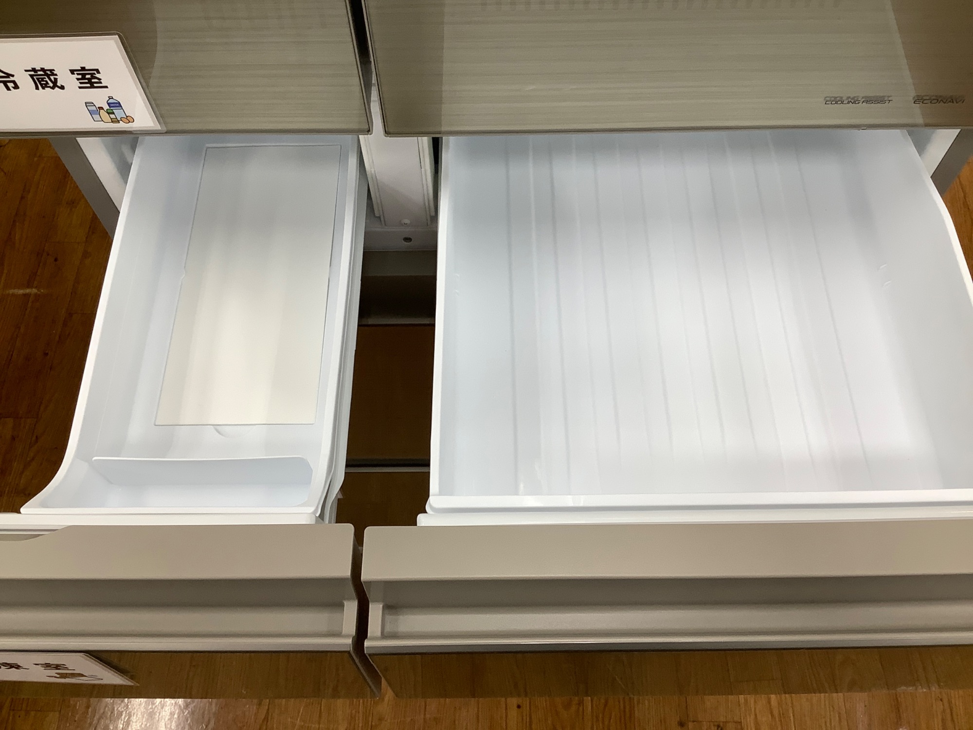 Panasonic(パナソニック)の6ドア冷蔵庫 NR-F558HPX-Nが入荷