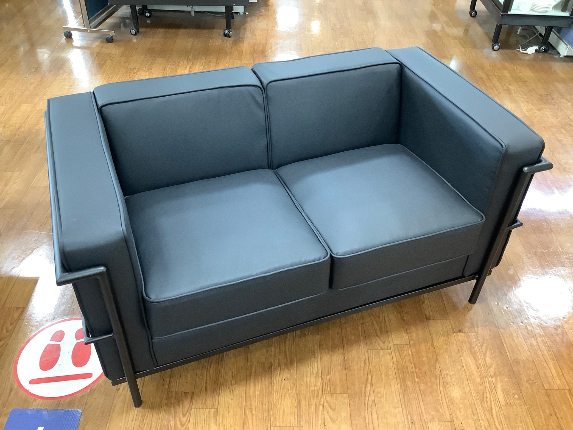 【美品】アーバン通商　2人掛けモダンソファ ブラック 2人掛けソファ アーバン通商 ブラック【トレジャーファクトリー南柏】