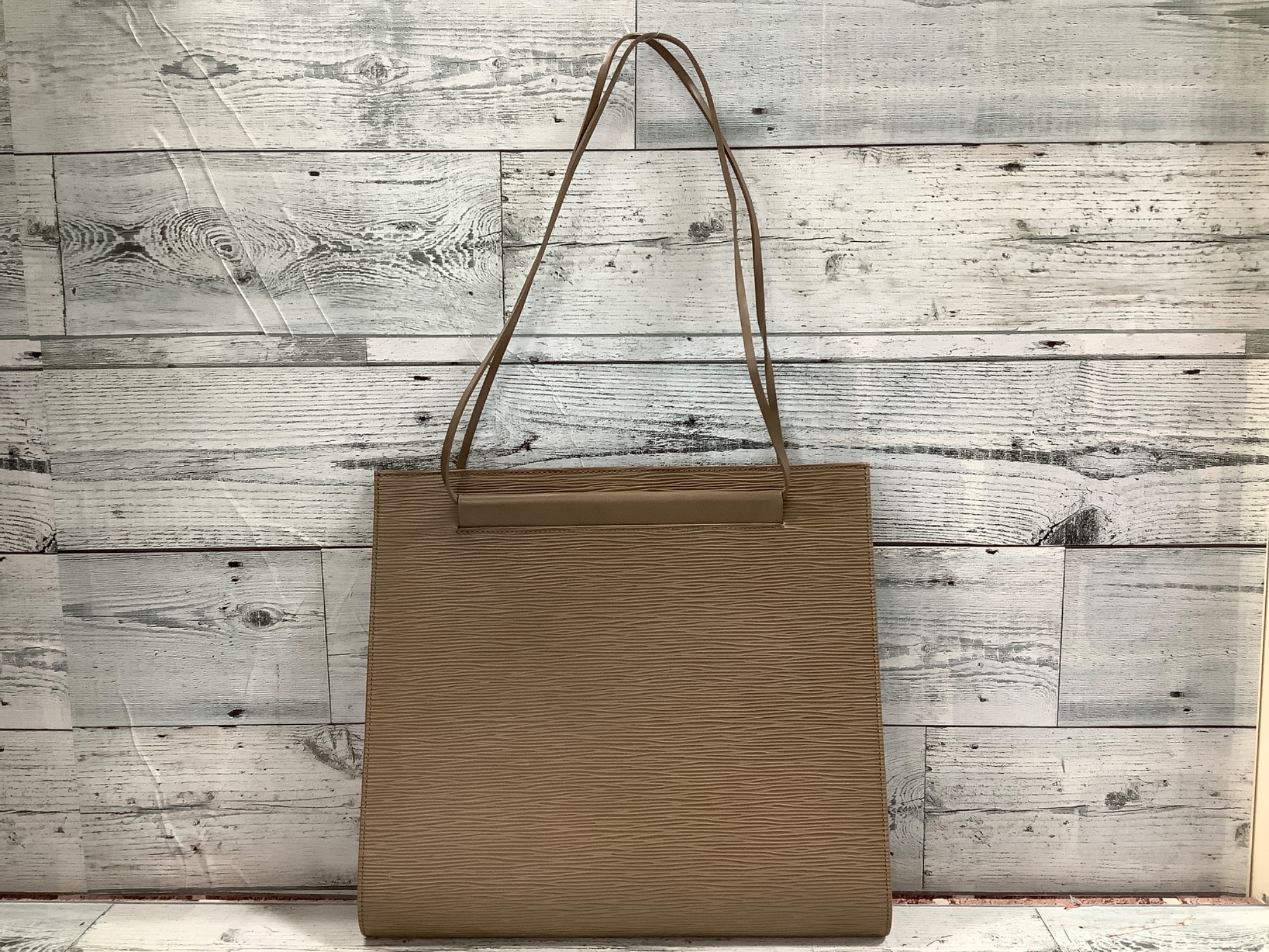 LOUIS VUITTON ルイヴィトン M5246C エピ サントロペ ルイヴィトン サントロペショルダーバッグ エピM5246C