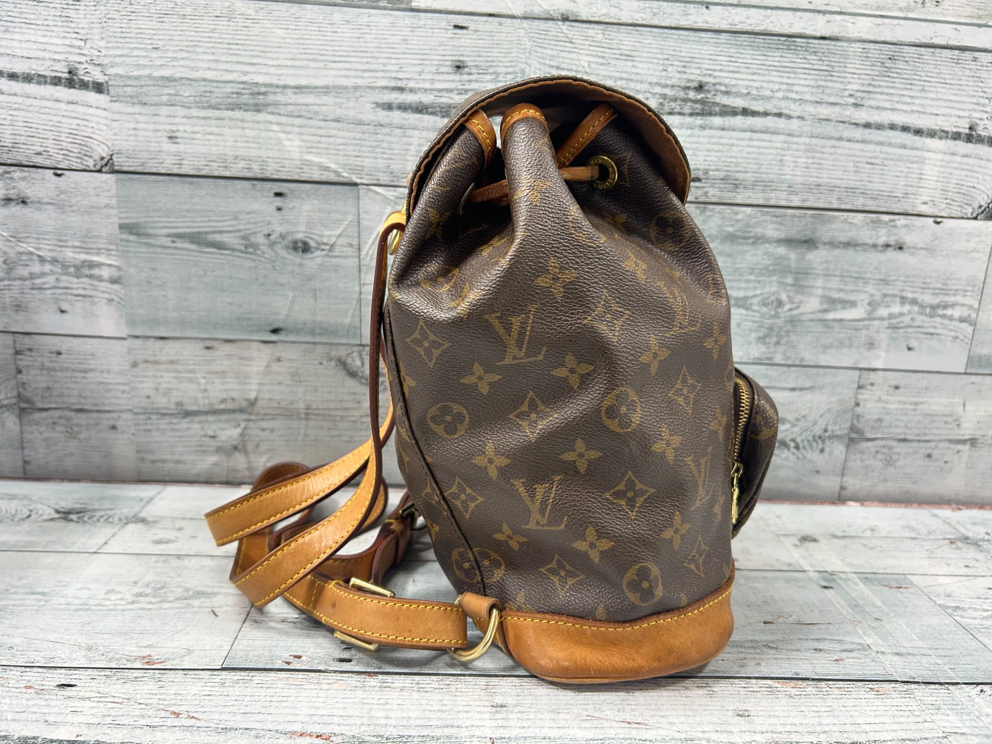 ルイヴィトン LOUIS VUITTON ・モノグラム・モンスリMM リュック モノグラム モンスリMM 詳細情報とお値段【ルイ・ヴィトン・ナビ！】