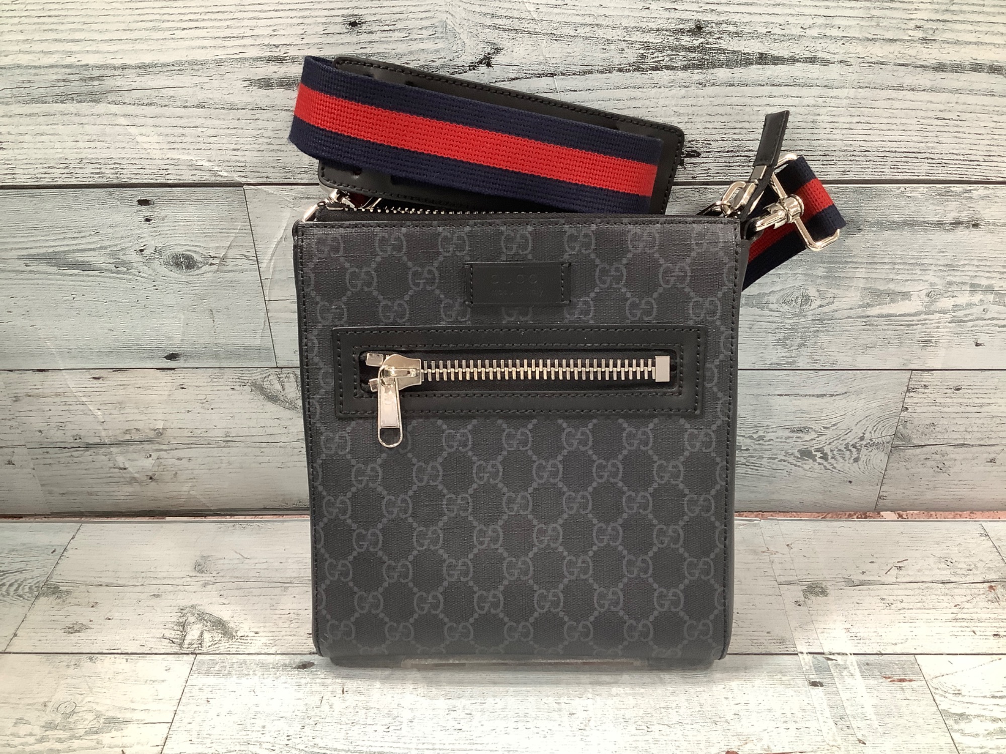 GUCCI(グッチ)のスモールメッセンジャーバッグが入荷いたしまし