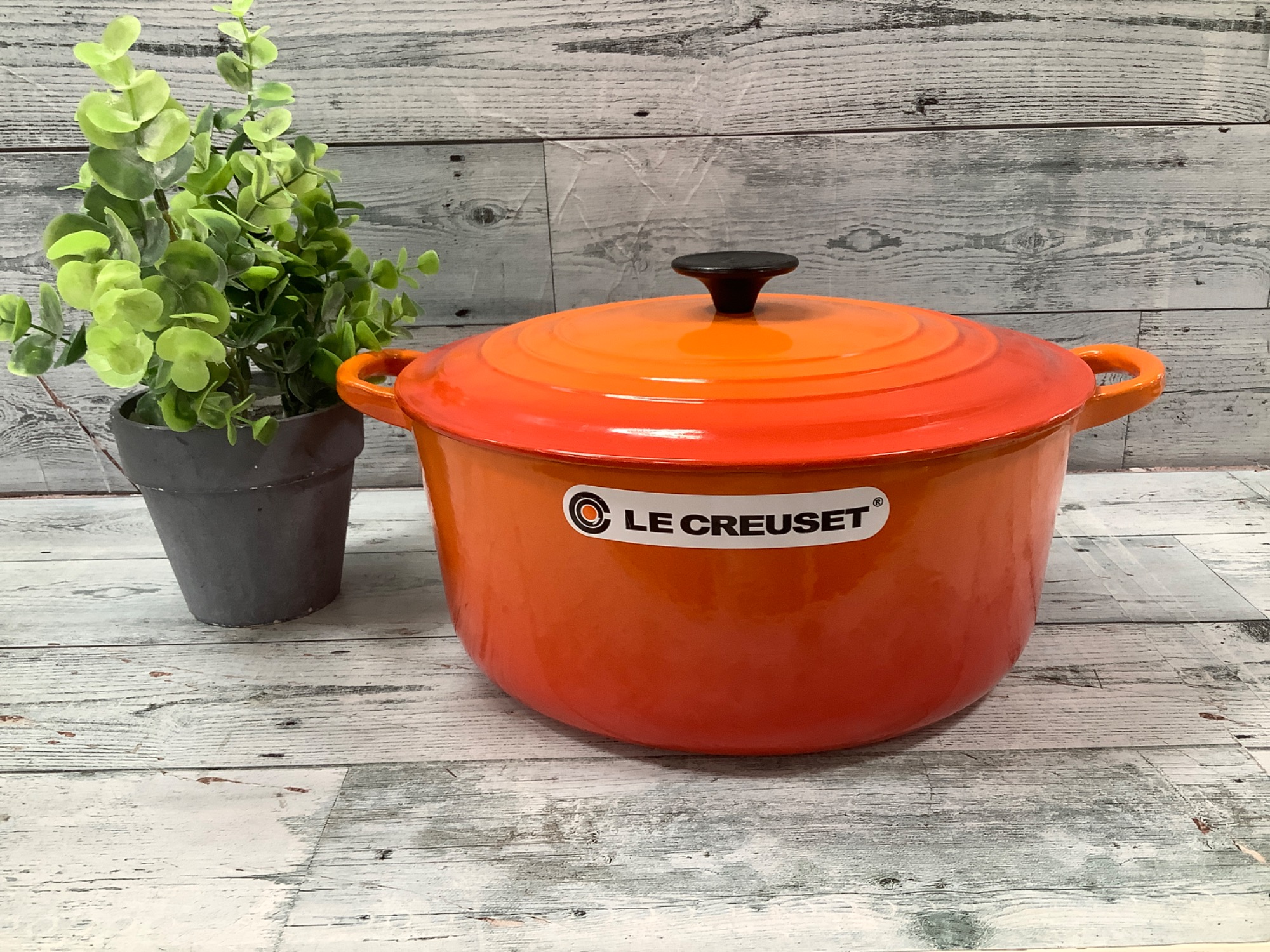 LE CREUSET オレンジ 両手鍋 約20cm25cm28cm スマホで購入!】LE CREUSET（ルクルーゼ）の 両手鍋 28cm
