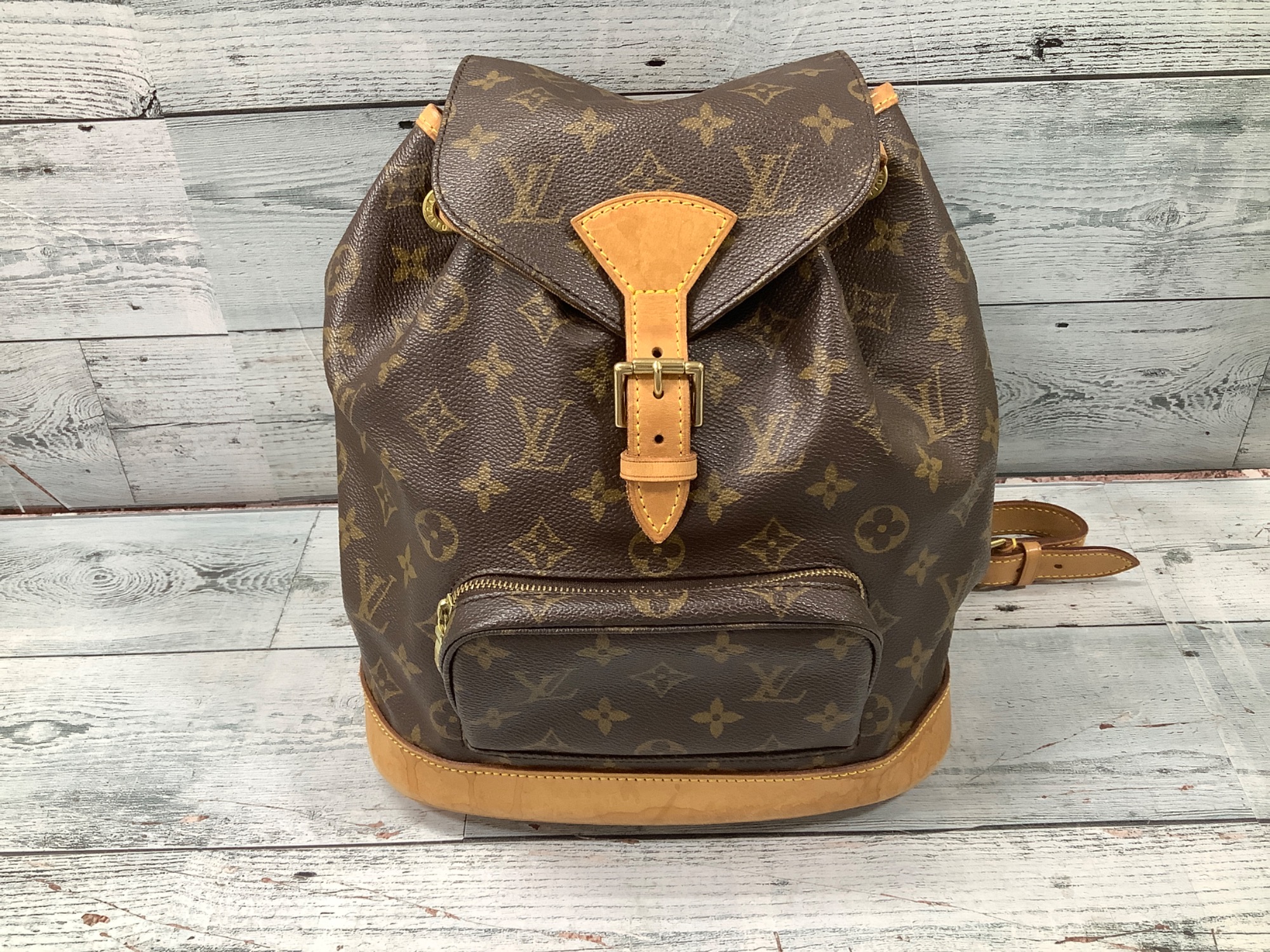 LOUIS VUITTON(ルイ・ヴィトン) モノグラムモンスリMMリュックが