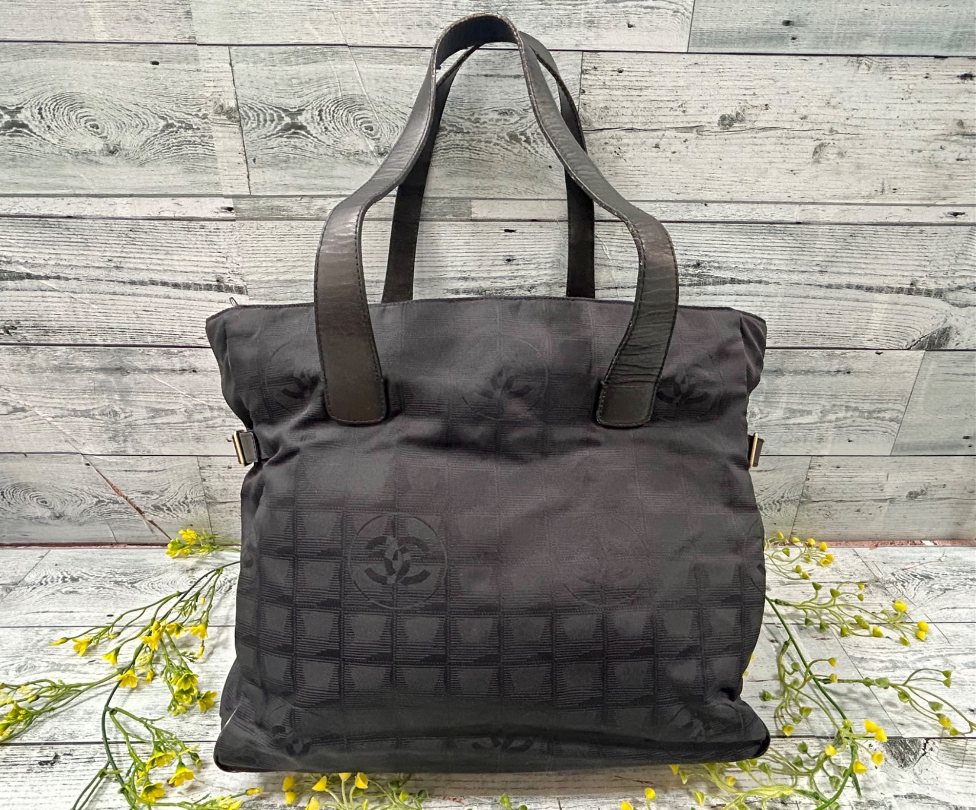 スマホで購入】CHANEL(シャネル) ニュートラベルライン ナイロンバッグ