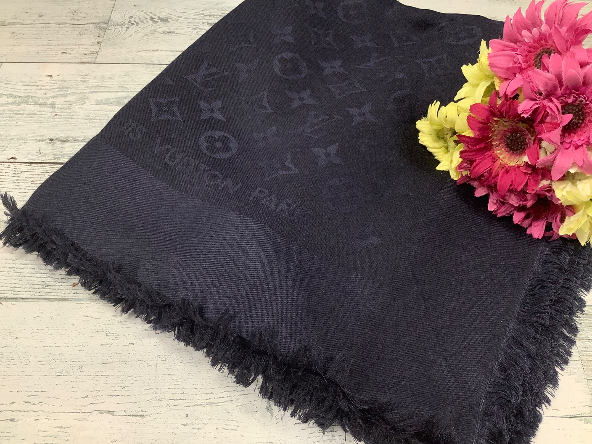 LOUIS VUITTON(ルイヴィトン) シルク混ウールスカーフが入荷いたしまし