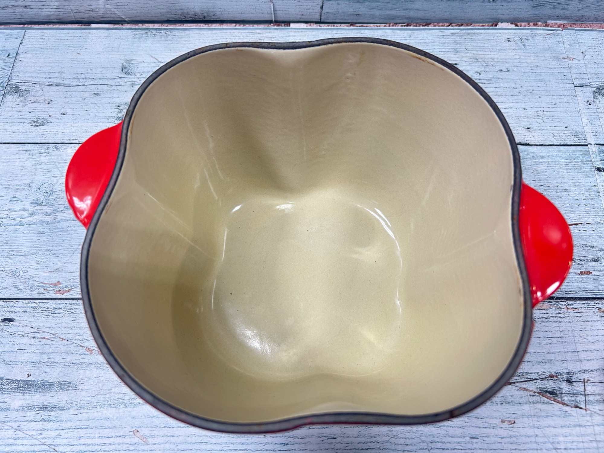 LE CREUSET(ルクルーゼ) ココット・ピーマンが入荷いたしました