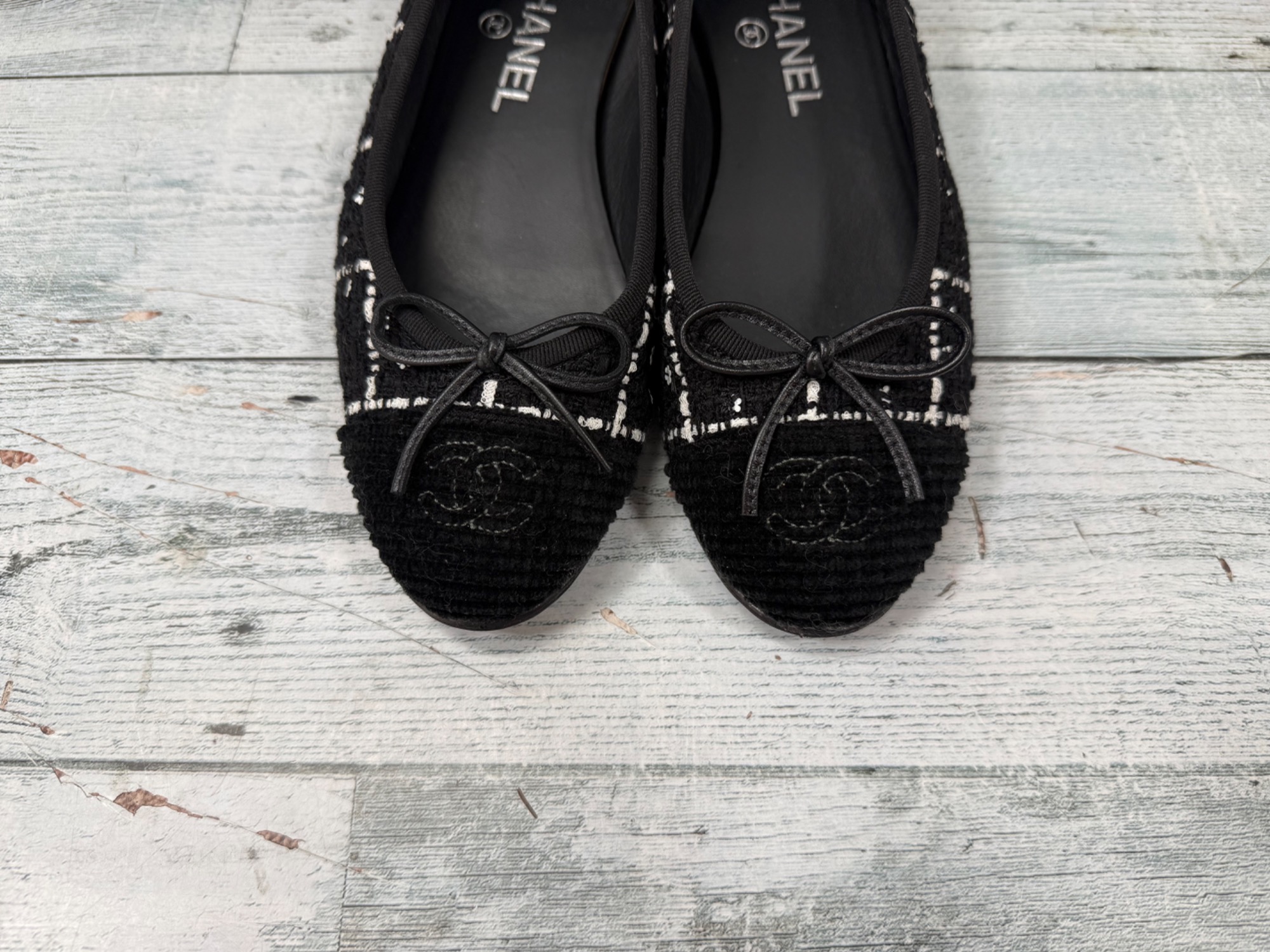 スマホで購入】CHANEL(シャネル) ココマーク リボン付きツイード