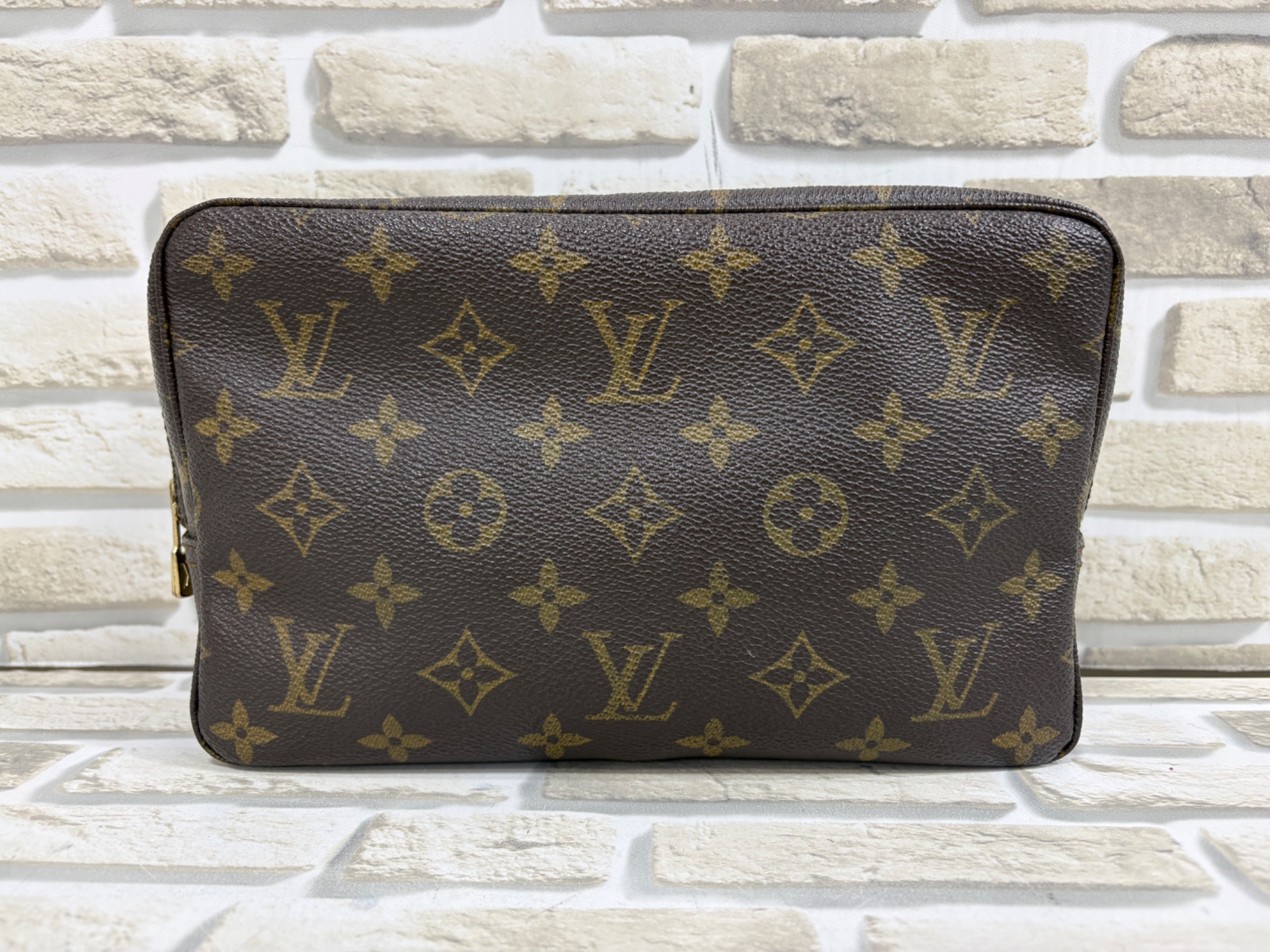 【LOUIS VUITTON/ルイ・ヴィトン】トゥルース ドゥミロンド コスメポーチ　【トレファク/トレファクベイシア前橋モール店/リサイクルショップ】 スマホで購入！】LOUIS VUITTON（ルイヴィトン）モノグラム コスメ