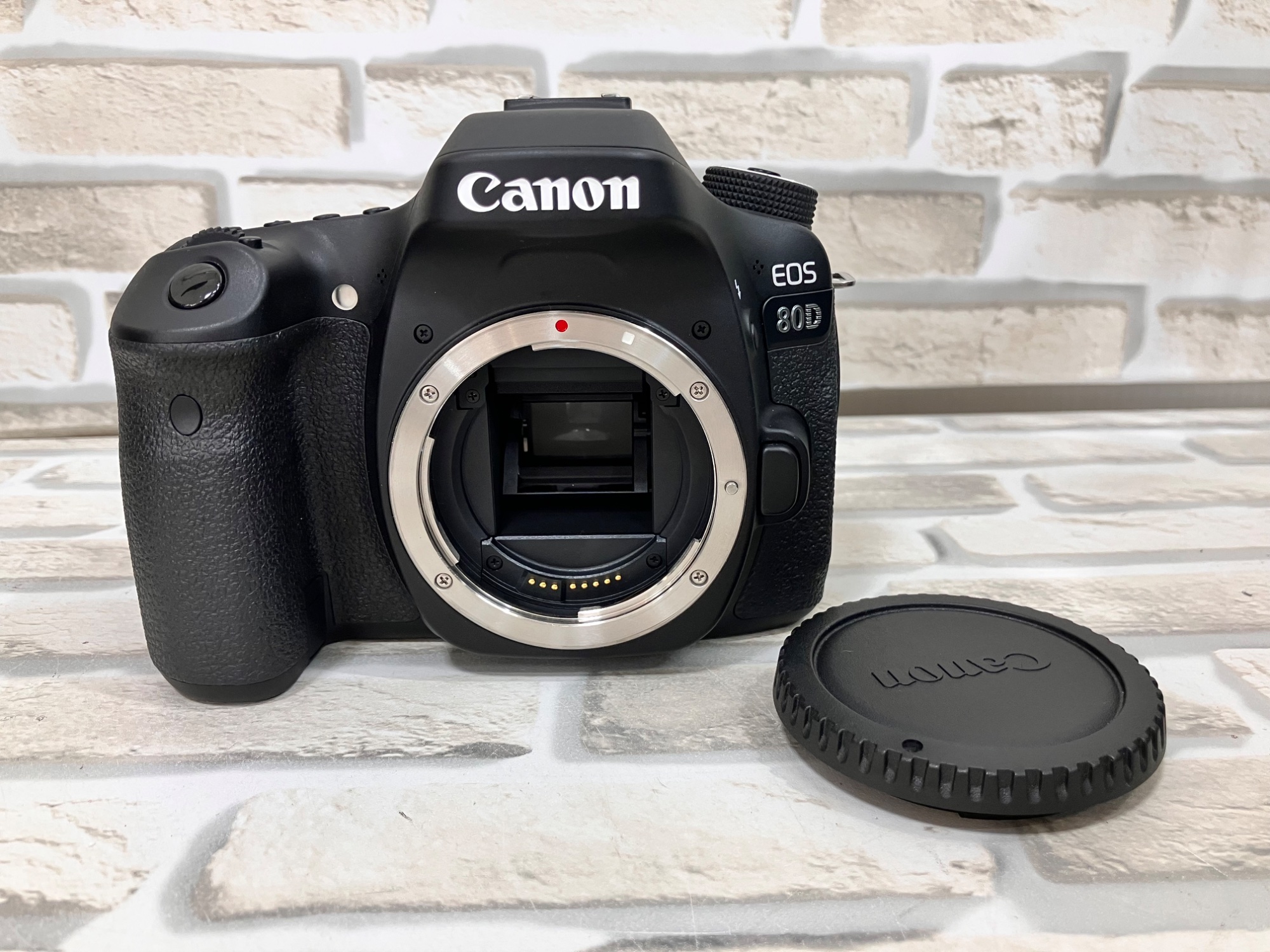 Canon / キヤノン】デジタル一眼レフカメラ EOS 80D｜本格的な撮影を