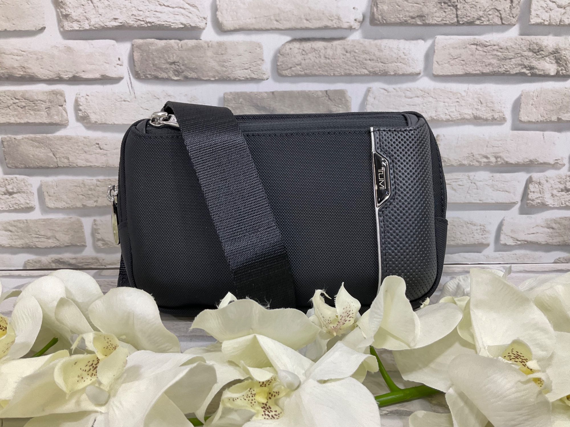 【実物】 ユーティリティポーチ Mサイズ　MCT / 日本未発売　廃番品 TUMI / トゥミ】メッシーナユーティリティポーチ｜機能美を極めた