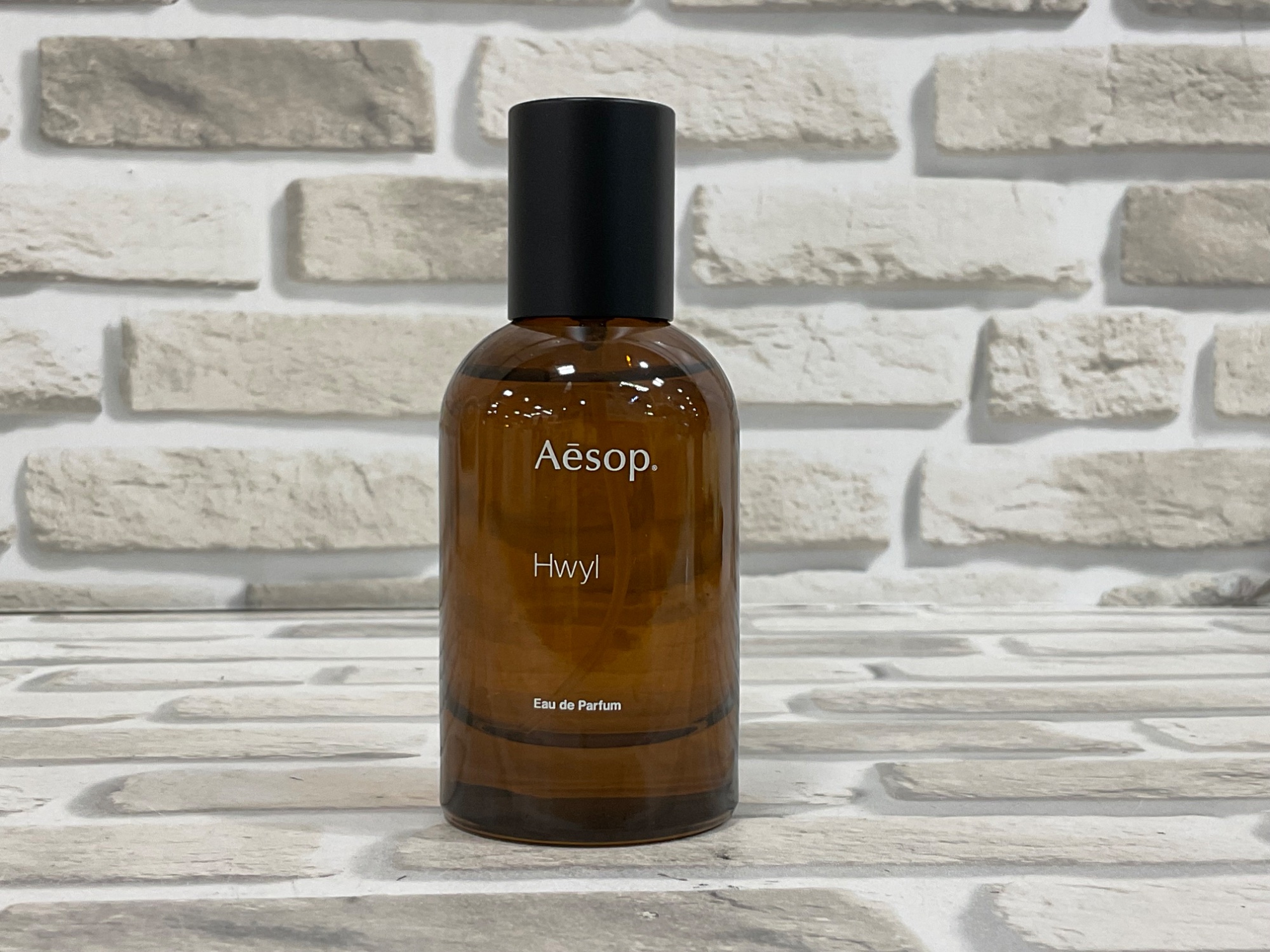 Aesop / イソップ】ヒュイル オードパルファム 50ml｜深みのある木々の