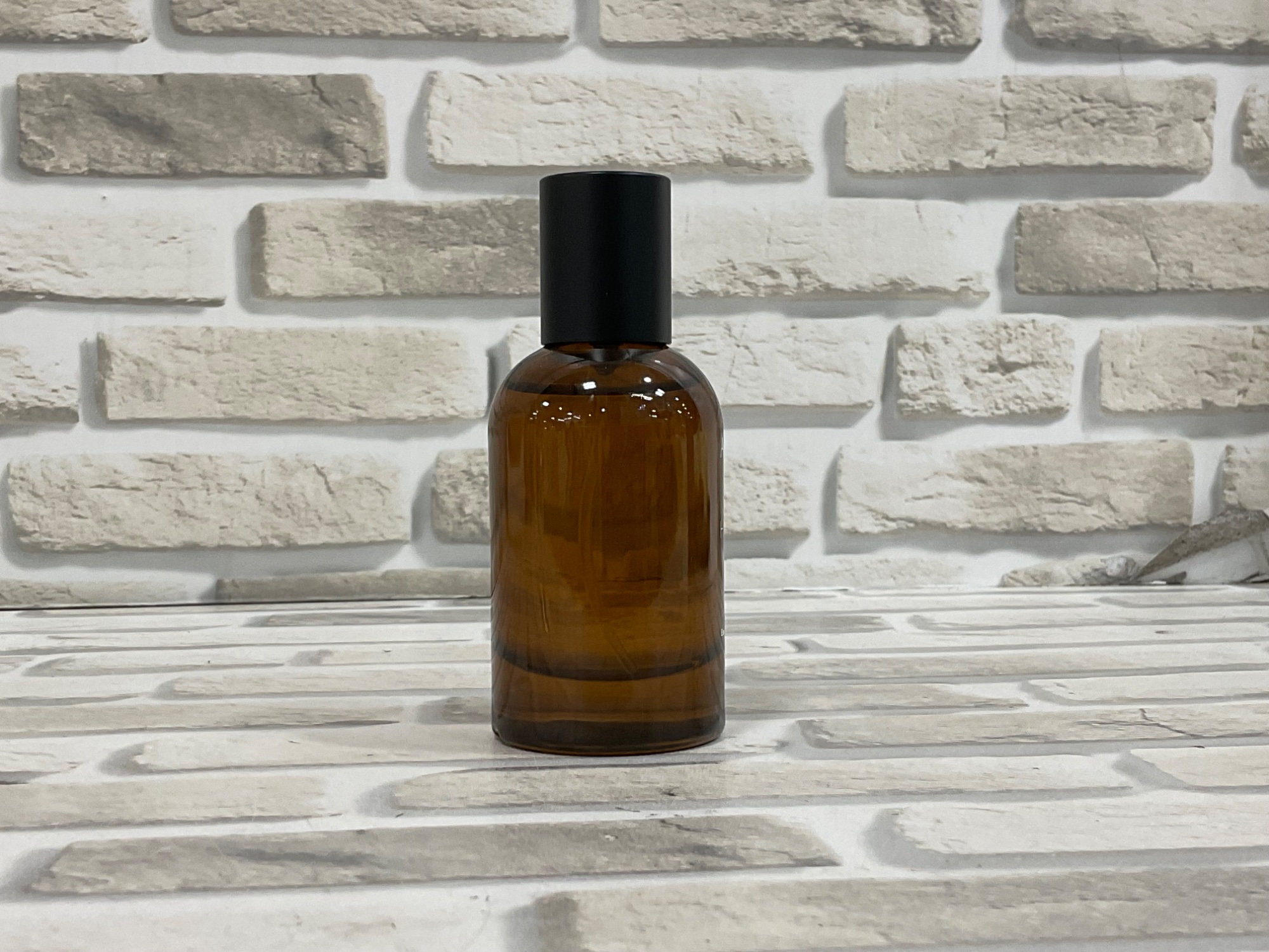 Aesop / イソップ】ヒュイル オードパルファム 50ml｜深みのある木々の